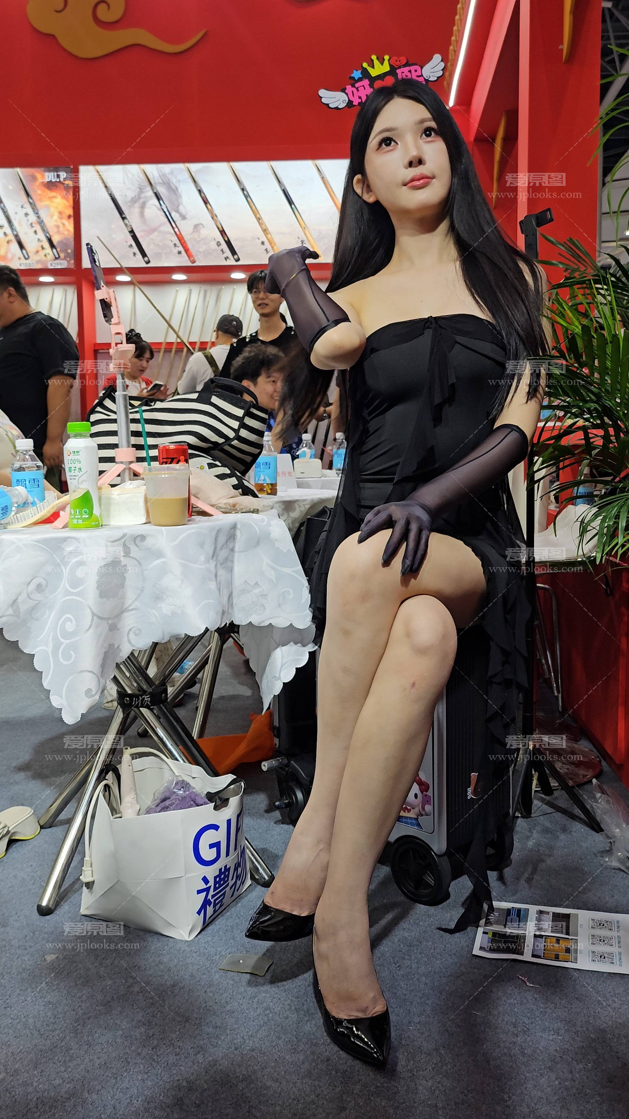 妍熙美腿高跟4K-5min.mp4_20250516_084031.738.jpg