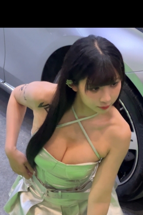 白丝巨无霸